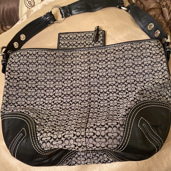 Coach handbag with small wallet - Picture 4 of 9